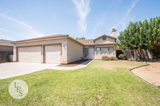 Building Photo - Fresno Sunnyside Home, 4BR/2BA, Built 2000...