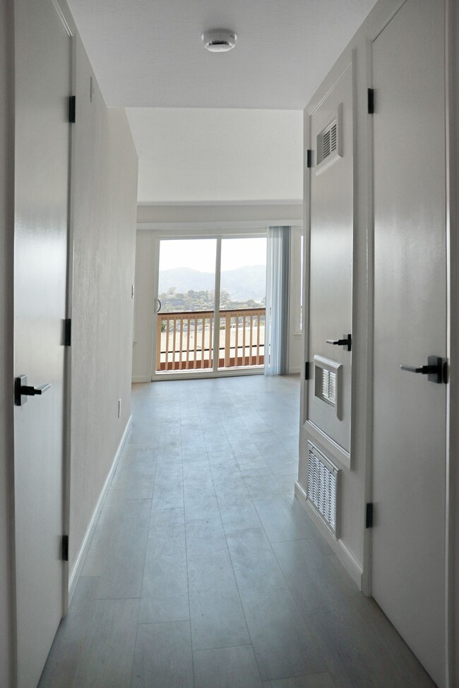 Building Photo - 55 Marinero Cir