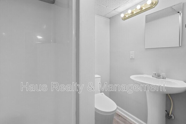 Building Photo - 518 Aspen Dr