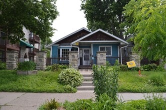 Building Photo - Elliot Park Minneapolis, Stand Alone House, Updated and Eco-friendly