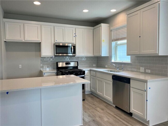 Building Photo - 2537 Pecan Island Dr