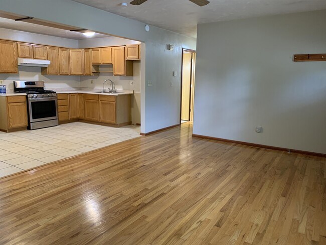 Building Photo - 5538 N 65th St