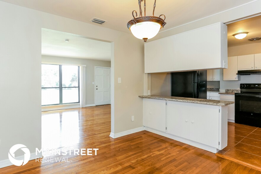 Building Photo - 2423 Gayland Rd