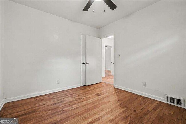 Building Photo - 2939 Belvedere Ln