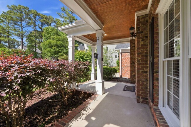 Building Photo - Gorgeous and Spacious 5 Bedroom Home, Cul-de-sac lot, Vaulted Ceilings, Large Backyard, Stunning ...