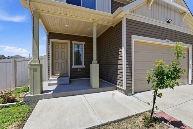 Building Photo - $2,940.95 - 4 Bed, 3 Bath Home in Denver with Central A/C and Fenced in Yard!