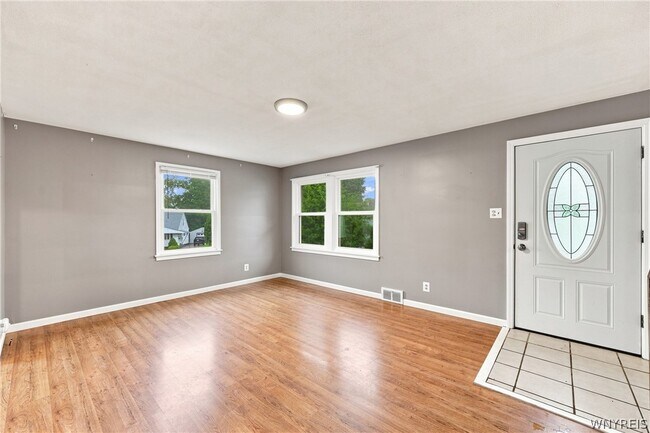 Building Photo - 4643 Patricia Dr
