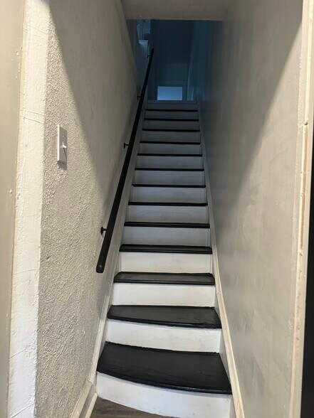Staircase - 1870 Conlyn St