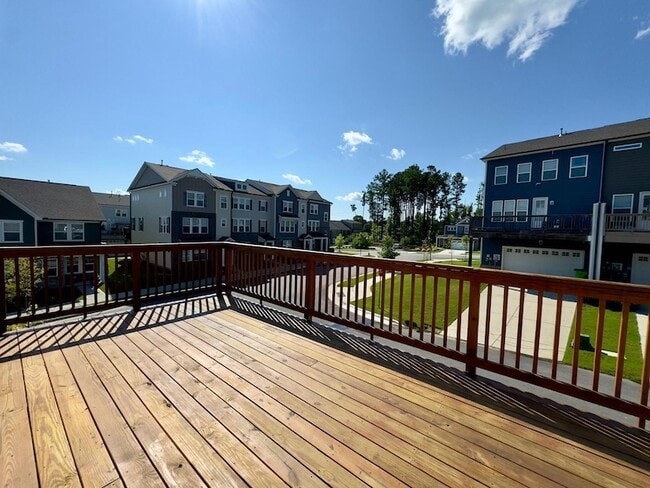 Building Photo - 2550 Frg Vlg Wy