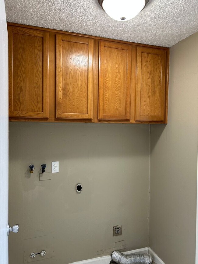 Building Photo - (894) 5th Ave Tri-Plex - 2 Bedroom / 1.5 B...