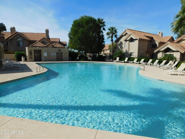 Building Photo - 1001 N Pasadena