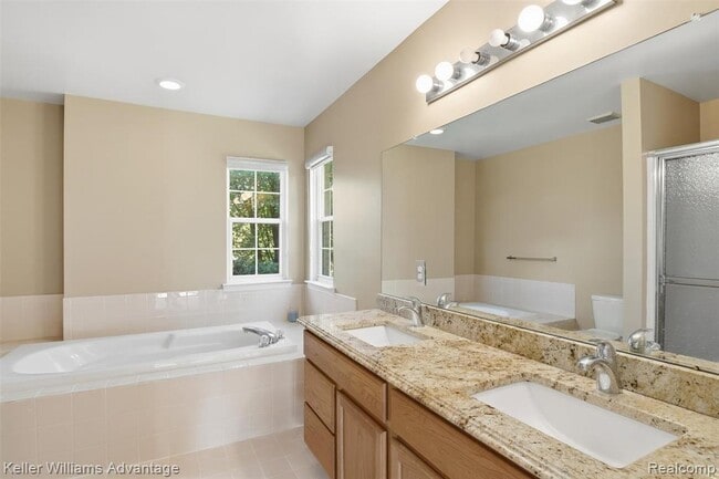 Building Photo - 1625 Emerald Pines Dr