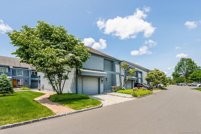 Primary Photo - 1 Island Dr