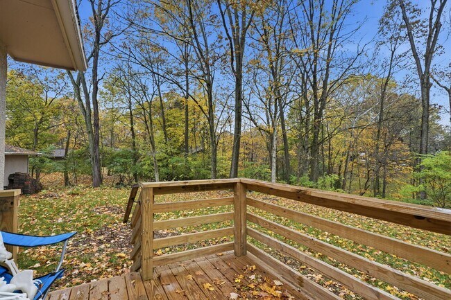 Building Photo - 4883 Stonehaven Dr