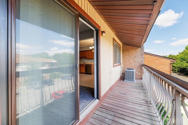 Building Photo - 1308 Edison Glen Terrace