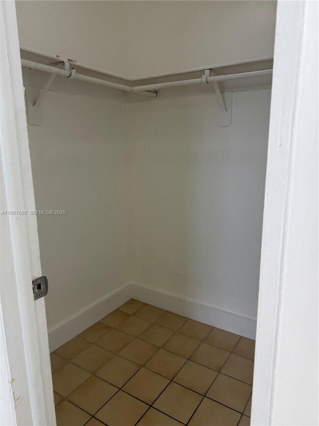 Building Photo - 6190 W 19th Ave