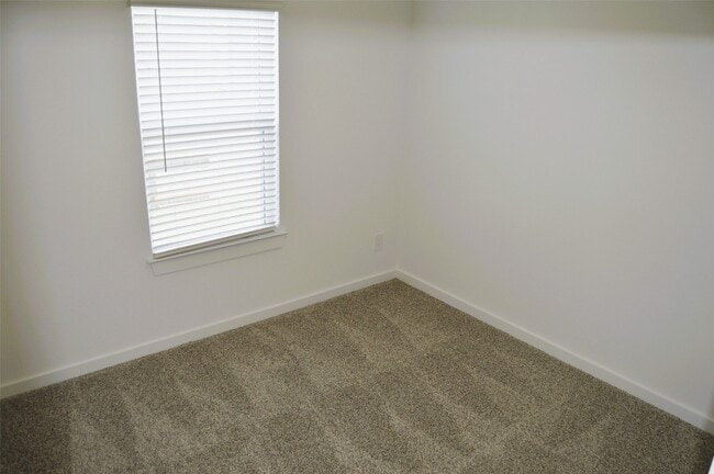 Building Photo - 10212 Berkeley Spgs Trl