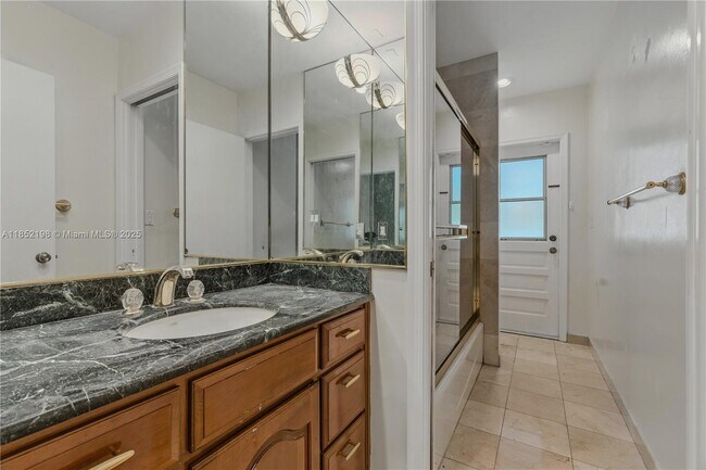 Building Photo - 17900 SW 77th Ave