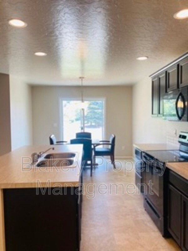 Building Photo - 13513 Palm Beach Dr