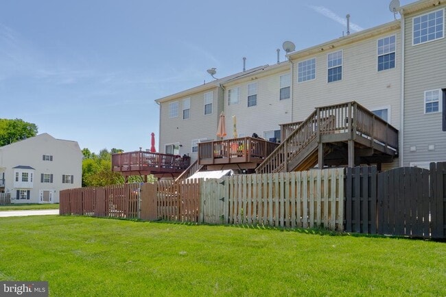 Building Photo - 104 Stingray Ct