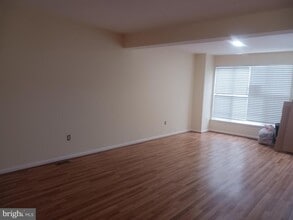 Building Photo - 205 Hillside Ct