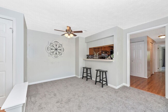 Building Photo - Condo Close to Downtown Frederick