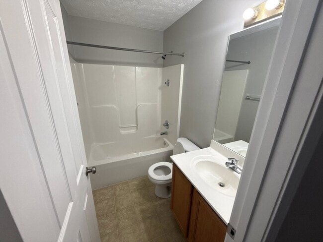 Building Photo - 112 Tanbark Dr