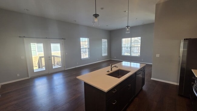 Building Photo - Maintenance free living in Blue Valley School district