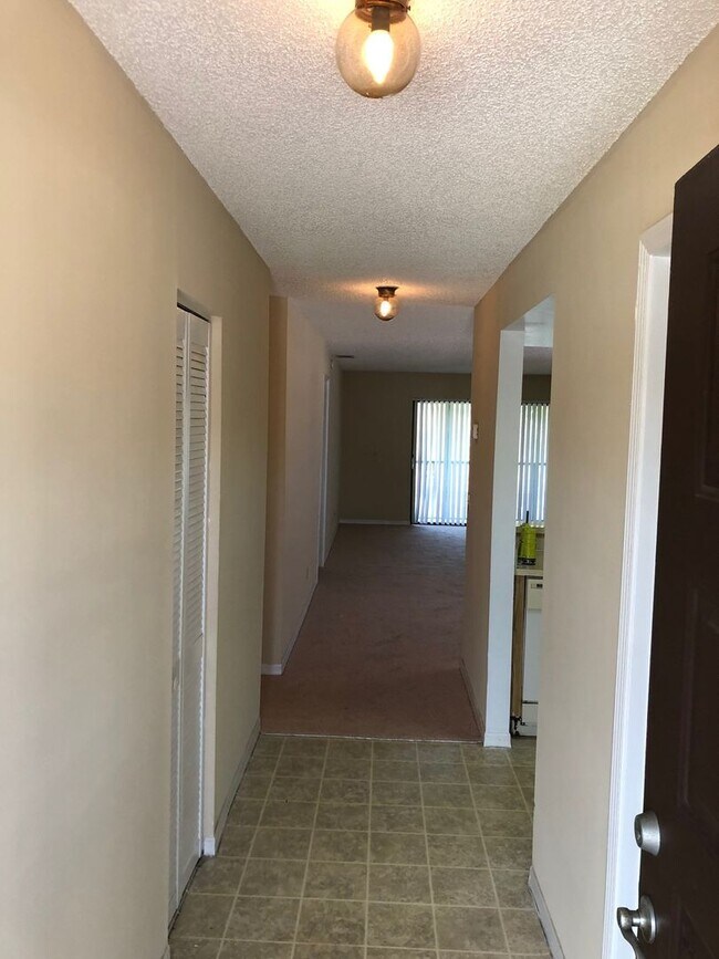 Building Photo - Two bedroom Two bath Condo