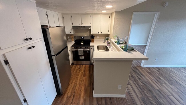 Building Photo - 3601 W Tierra Buena Ln