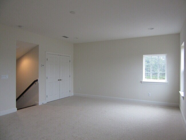 Building Photo - Beautiful 4B/3B plus office single family ...