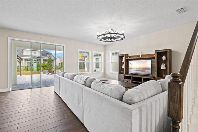 Building Photo - 5709 Silver Sun Dr