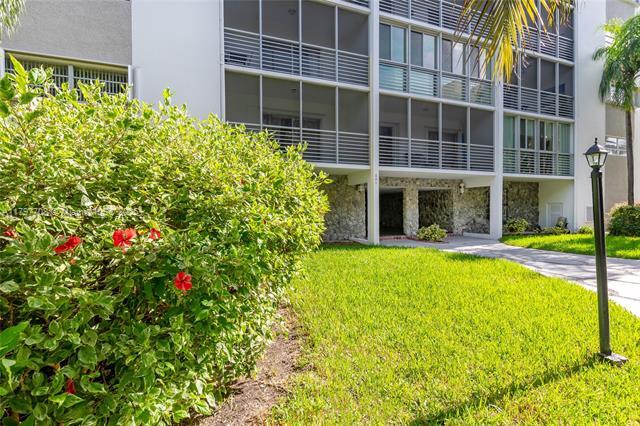 Building Photo - 301 Sunrise Dr