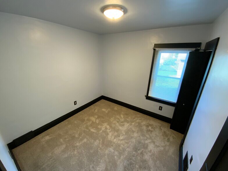 Building Photo - 40 Saint Florian St