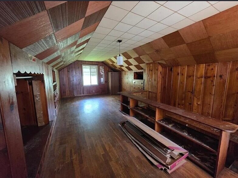 Building Photo - 318 E Philadelphia Blvd