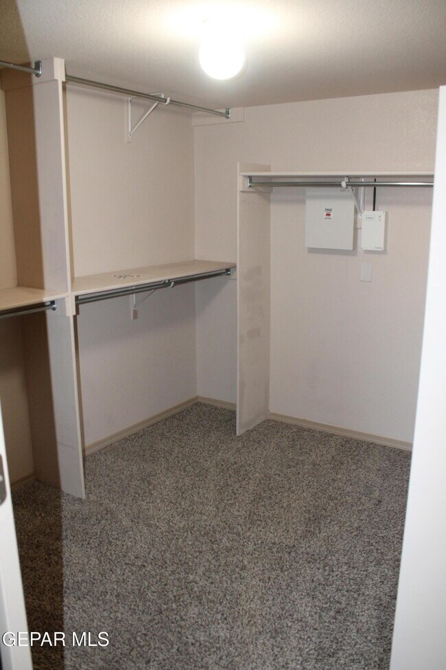 Building Photo - 2416 Escape Point St