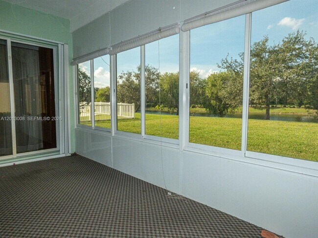 Building Photo - 10671 SW Waterway Ln