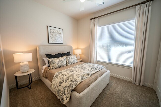 Building Photo - 18114 Greenhill Song Trl