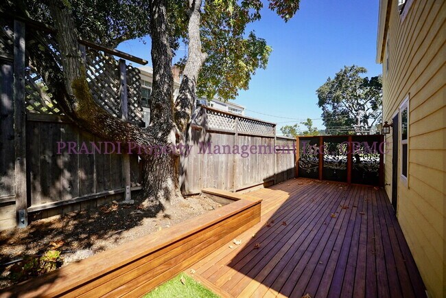 Building Photo - Gerstile Park Gem, With Upgraded Finishes ...