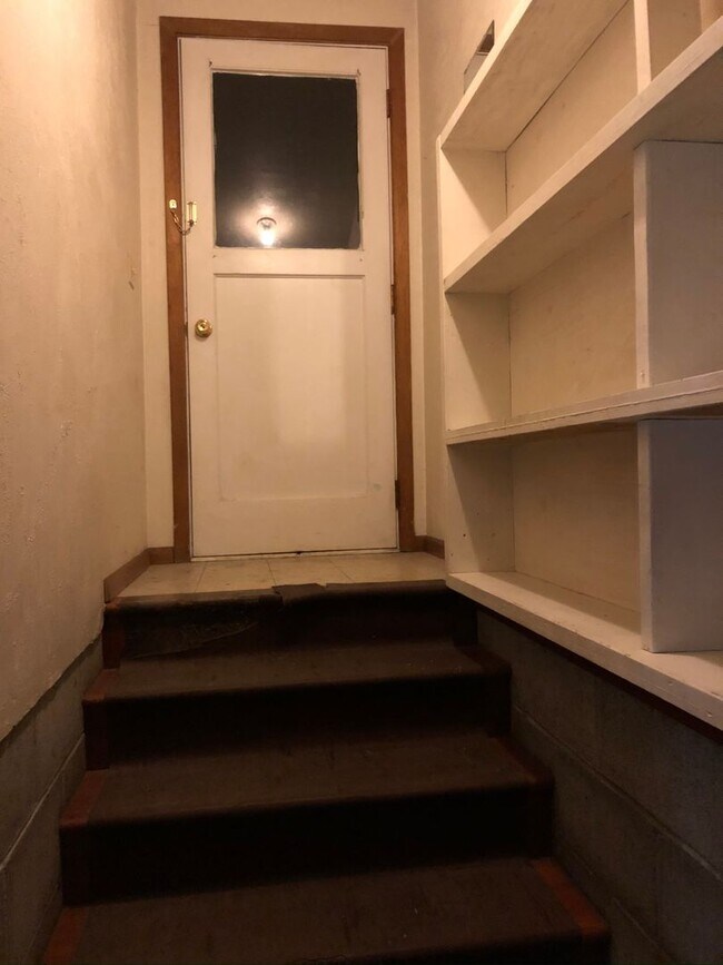 Building Photo - 2 Bedroom 1 Bathroom in Duplex | Near JBER & Cheney Lake!