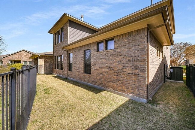 Building Photo - 509 Baylee Love Ln E