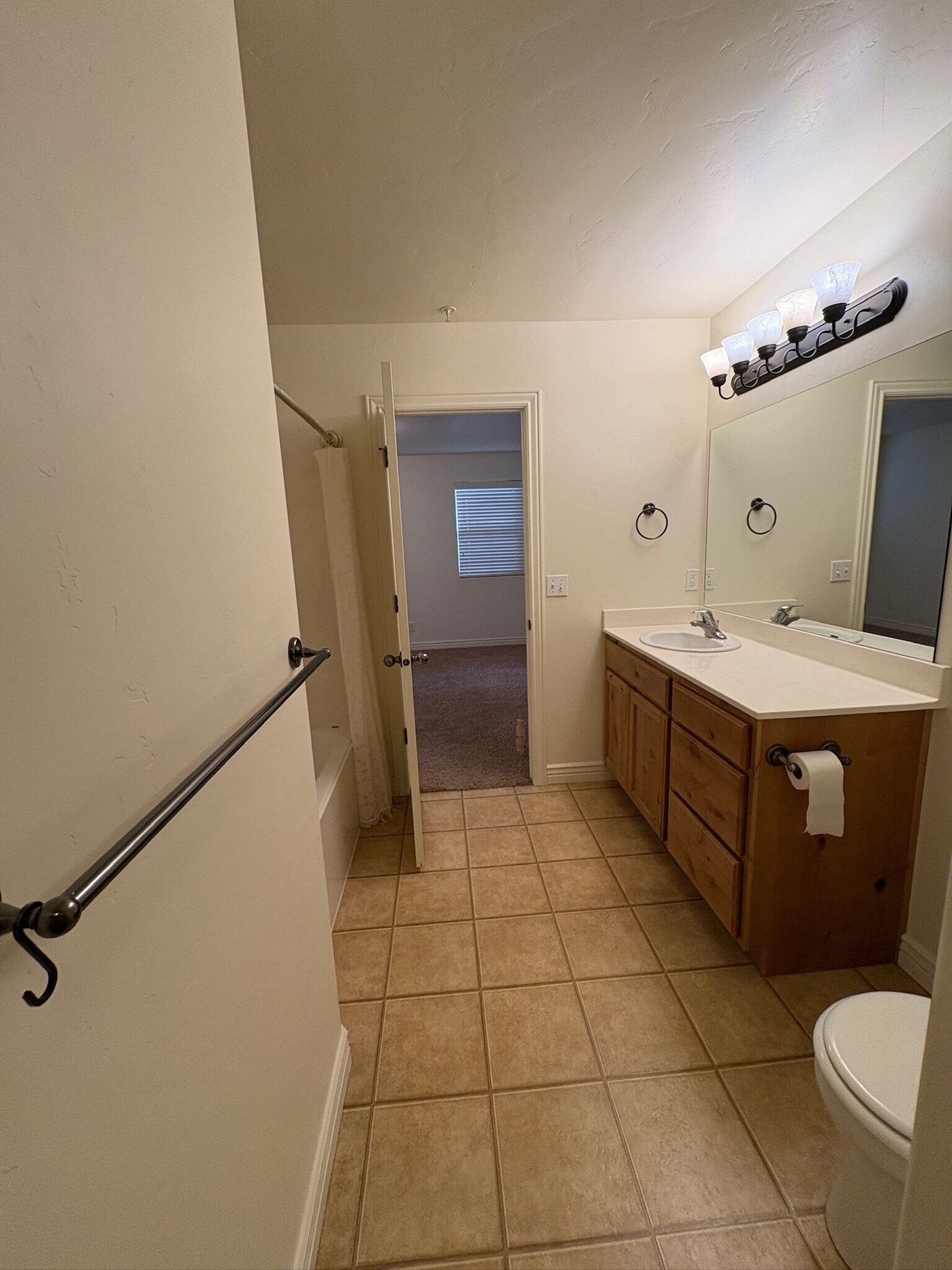 Building Photo - 425 S 2220 W
