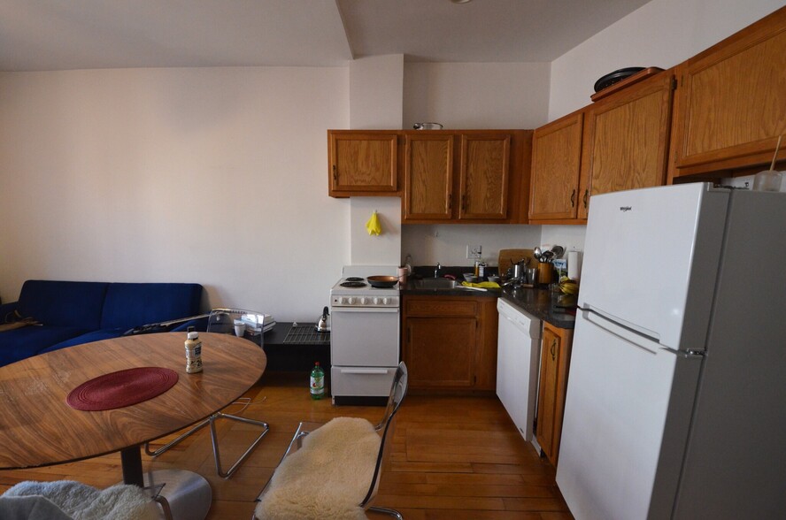 Building Photo - 41 Symphony Rd