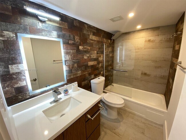 Building Photo - 3161 S Ocean Dr