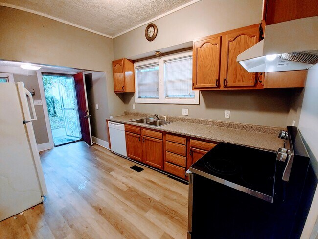 Building Photo - 232 Cansler Ave