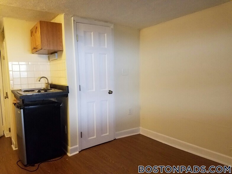 Building Photo - 49 S Huntington Ave