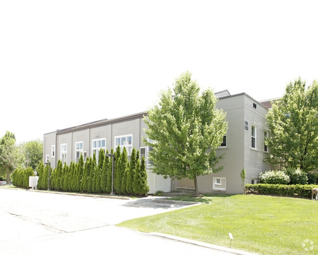 Primary Photo - River Lofts