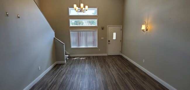 Building Photo - Extraordinary Townhome in Carbondale's South West