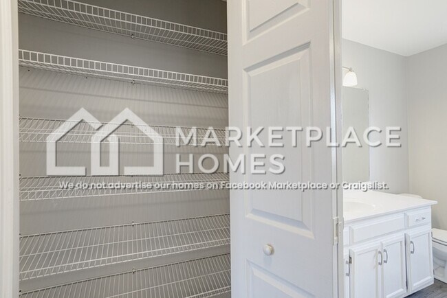 Building Photo - 416 Sandburg Dr