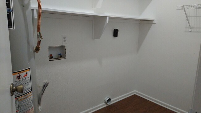 Building Photo - 7342 Shady Hollow Ln